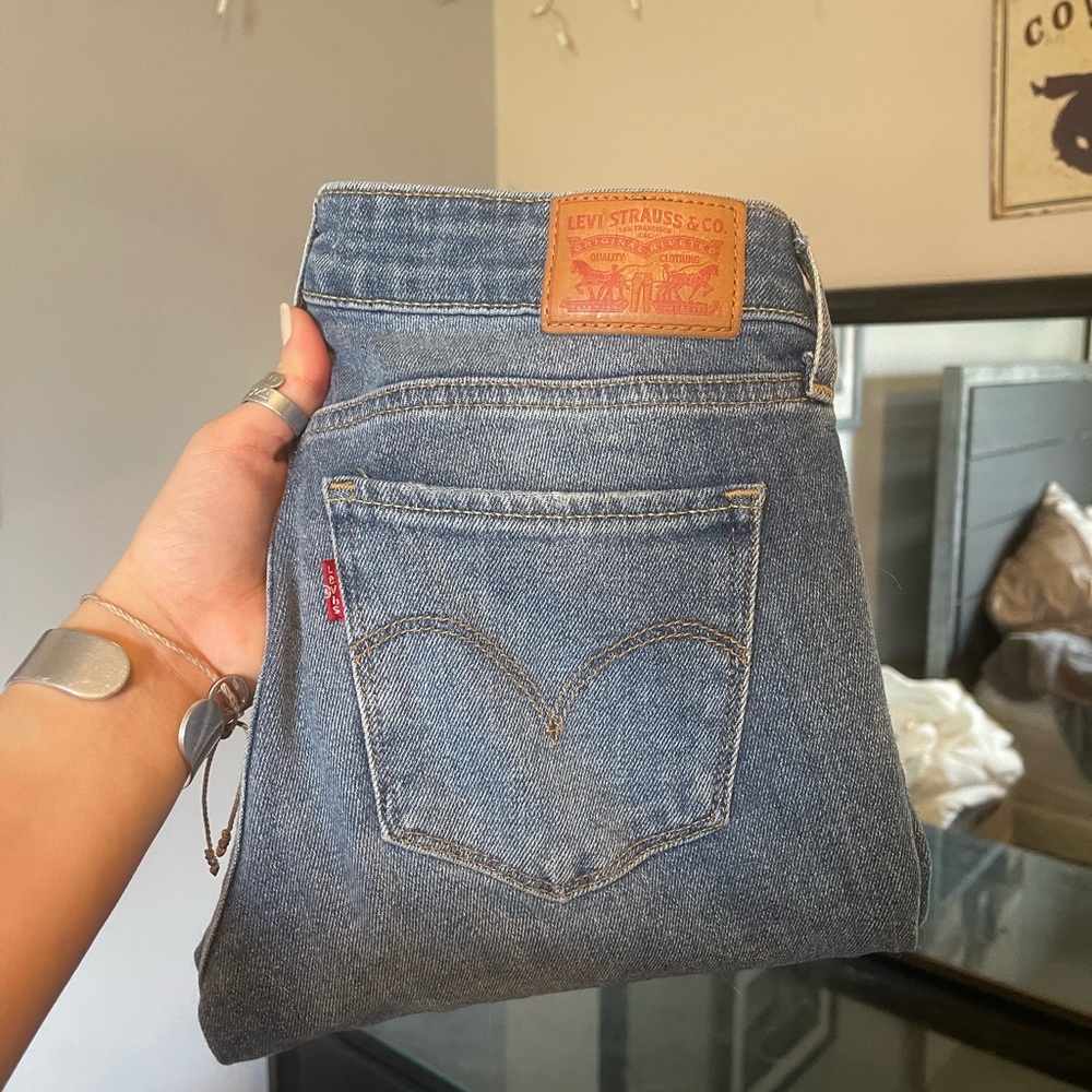 Levi 711 jeans